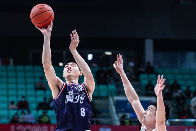  赛地聚焦：CBA季后赛关键时刻热度飙升；葡萄牙体育绝杀压哨；引发热议；高层口径保持一致