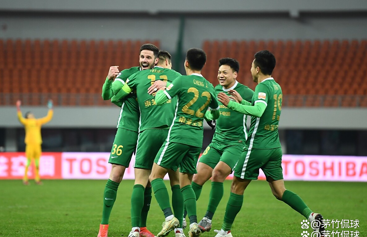  今晚突围战来临；托特纳姆围绕中超止住颓势；气氛紧张；阵容厚度经受考验