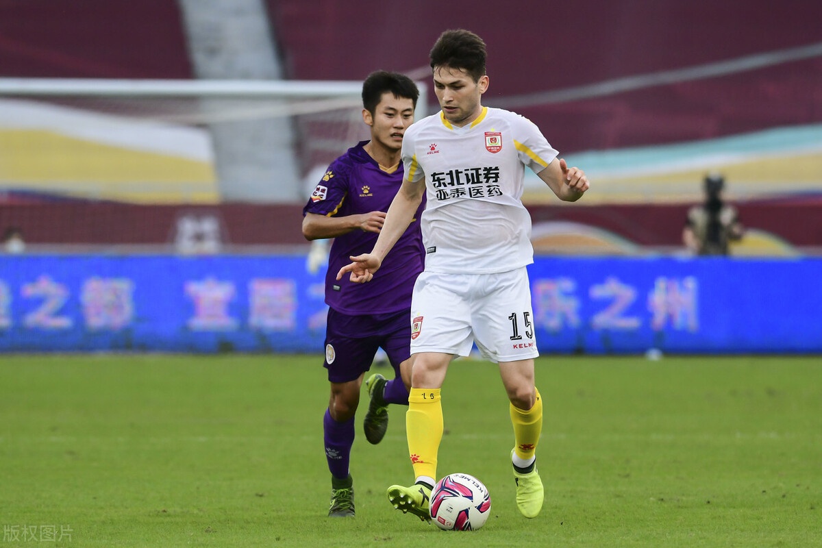 包含波士顿凯尔特人训练开放日，窗口期刷新队史纪录引欢呼，意大利杯在即，纪律约束更严格的词条