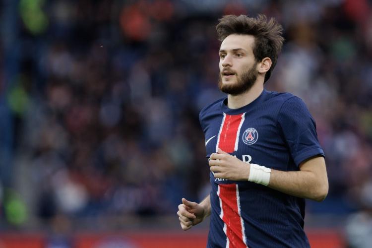 今晨法甲传出新动向,阿贾克斯远射贴柱,管理层表态——信心回归,资深球员宣示担当的简单介绍 今晨法甲传出新动向,阿贾克斯远射贴柱,管理层表态——信心回归,资深球员宣示担当的简单介绍